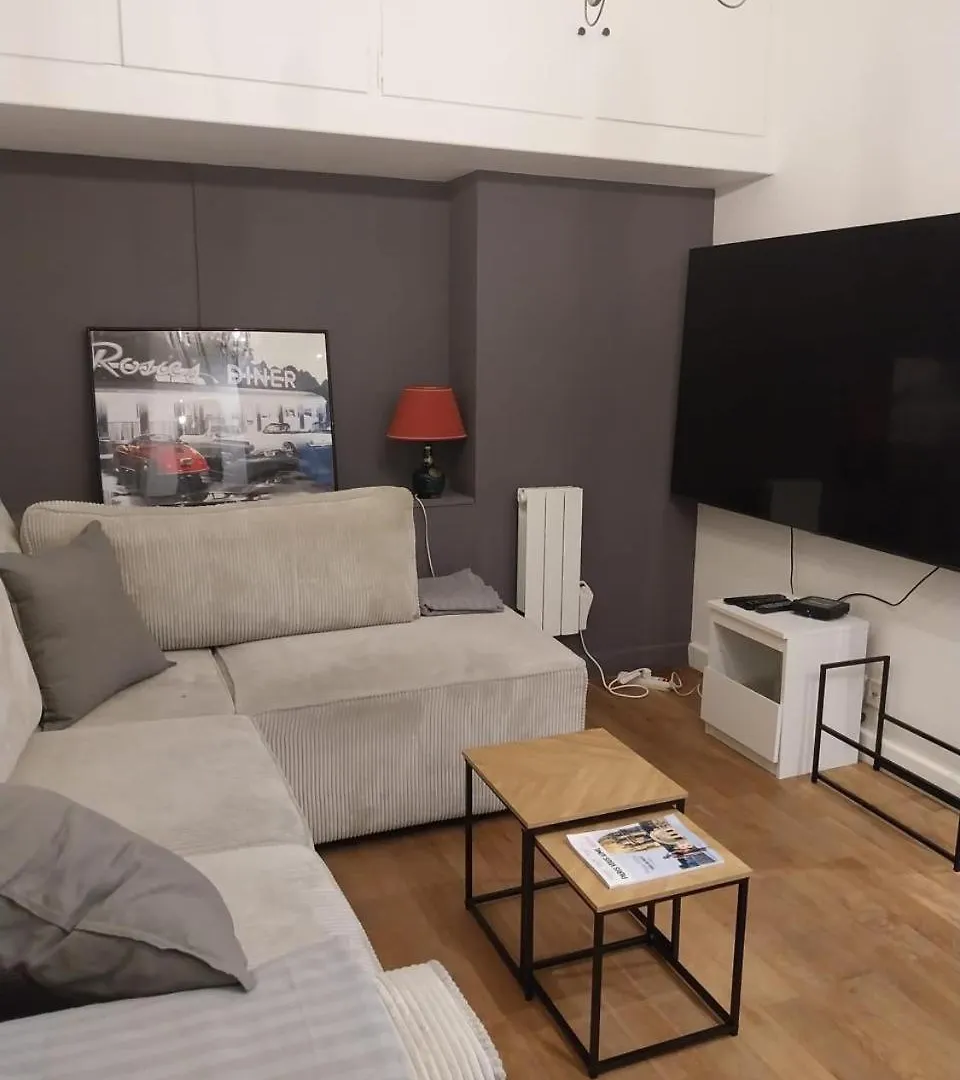 Apartment Cosy Dans Le Marais